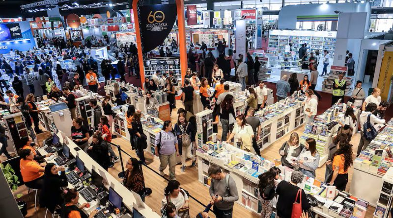 Feriado en la Feria: bookfluencers, Rolón presenta el best seller del año y comienza el Diálogo de Escritores de Argentina