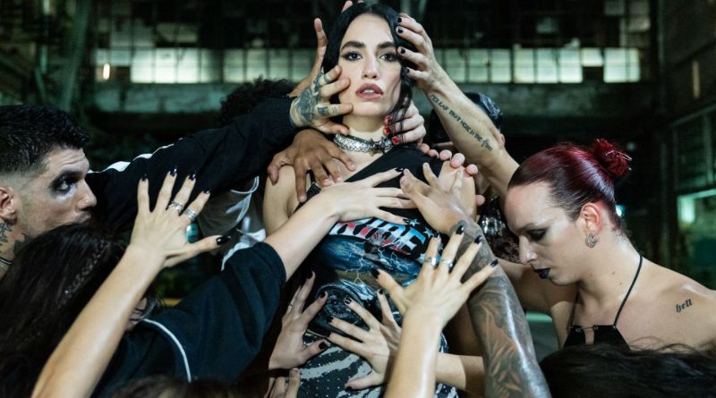 Lali Espósito lanzó su nuevo álbum, una explosión rockera con alma pop: “Construir desde el derrumbe”
