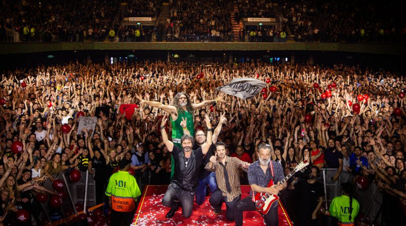 Una noche para el recuerdo: Los Caballeros de la Quema en el Movistar Arena