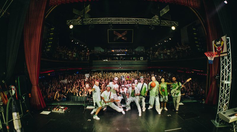 “MAQUILLAJE Y CANCIÓN”: LOS CALIGARIS LLEVARON SU NUEVO ESPECTÁCULO AL TEATRO VORTERIX