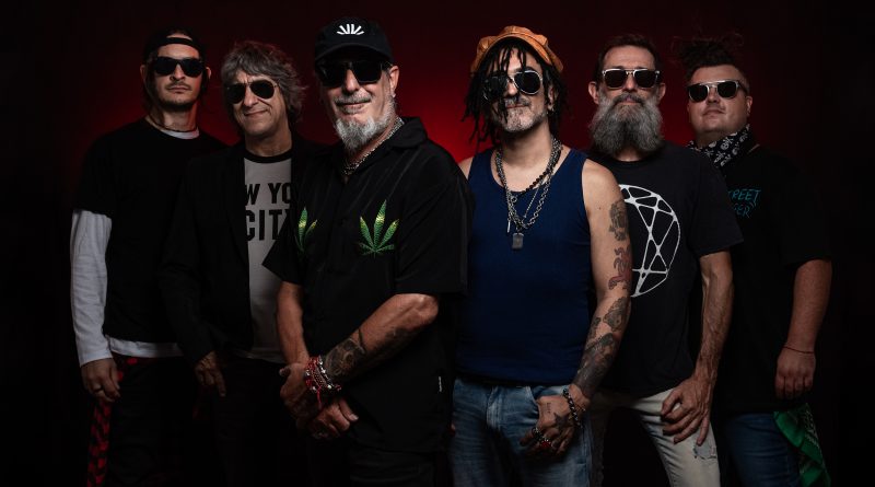 KAPANGA  & BANDALOS CHINOS PRESENTAN EL TERCER ADELANTO DE SU PRÓXIMO ÁLBUM “DESEARÍA”