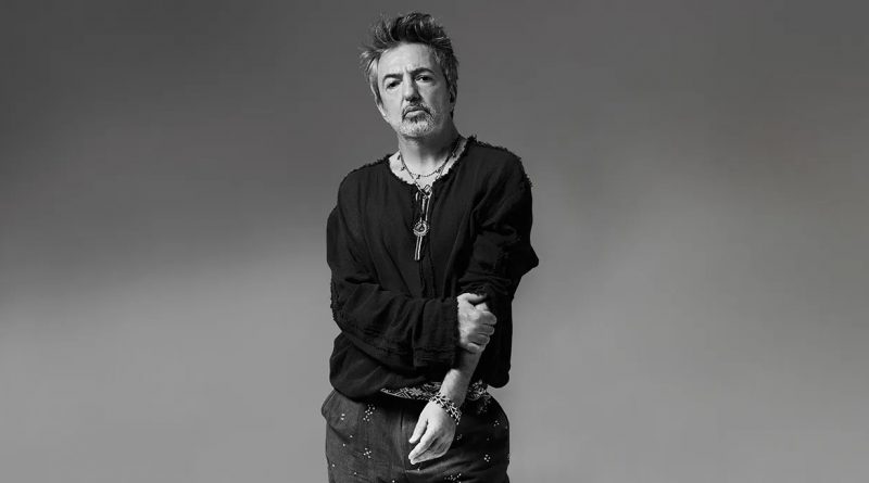 Adrián Dárgelos: una mirada al universo intimo del artista que trajo el rock nacional al siglo XXI