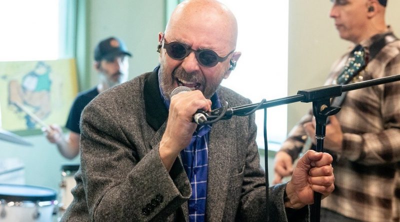 “Y nada ni nadie nos puede parar”: el Indio Solari cumplió 77 y su obra que sigue avanzando sin permiso