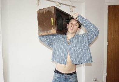 FÉLIX VESTRE PRESENTA“YORU” 