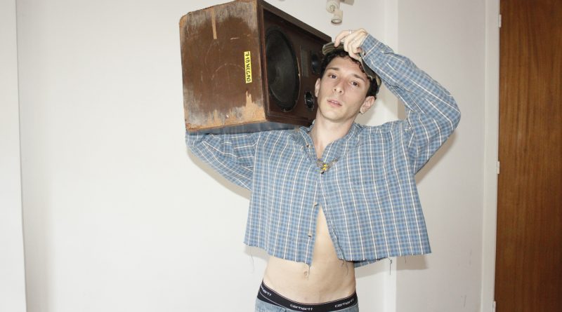 FÉLIX VESTRE PRESENTA“YORU” 