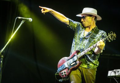 En “Rebelión en la jaula”, su nuevo single, Skay Beilinson le hace un guiño a Jimi Hendrix