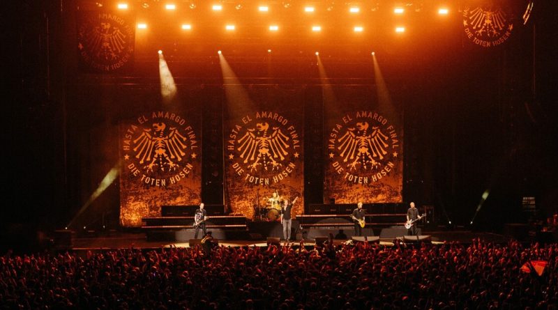 La despedida de Die Toten Hosen de la Argentina: la banda de punk rock alemana jugó de local, y con emoción, en el Movistar Arena