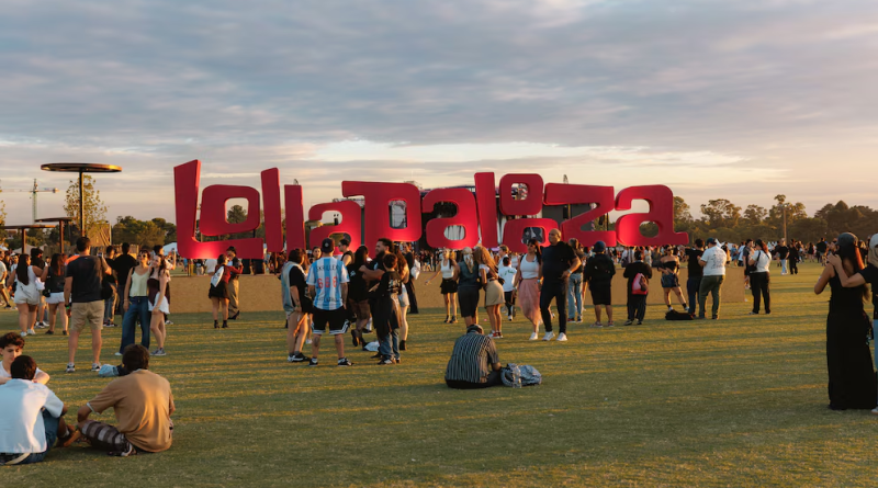 LOLLAPALOOZA ARGENTINA 2027: TRAVIS SCOTT, CHARLI XCX Y TINI ENCABEZAN EL LINE UP